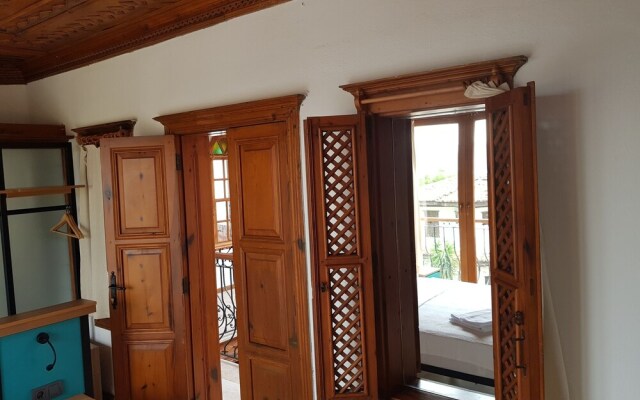 Room Kite Mansion
