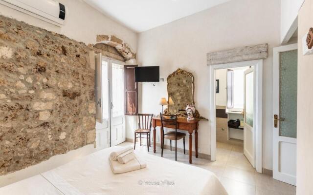 Golden Stone in Noto