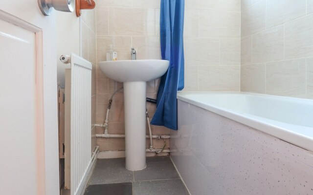 OLD Church Road - Deluxe Single Guest Room 4