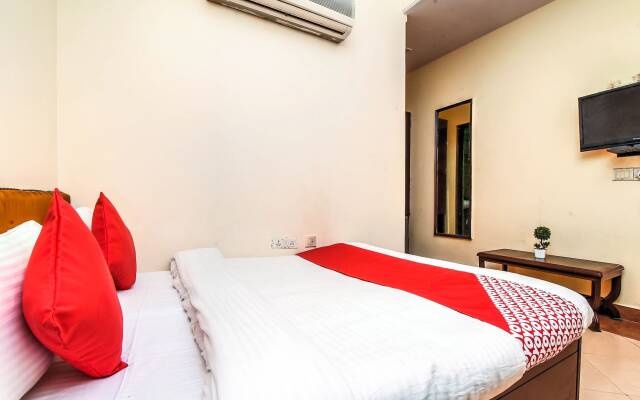OYO 14993 Rp Palace