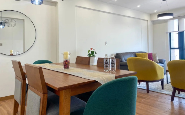 w Captivating 2BR With Balcony in Miraflores