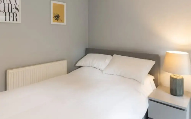 Host Stay Burton Road