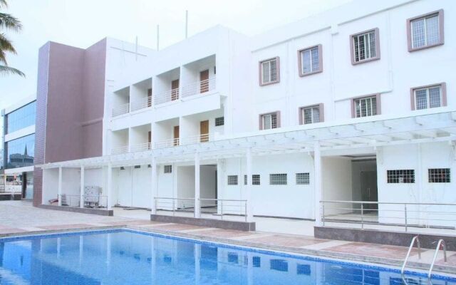 Hotel Beehive Grand