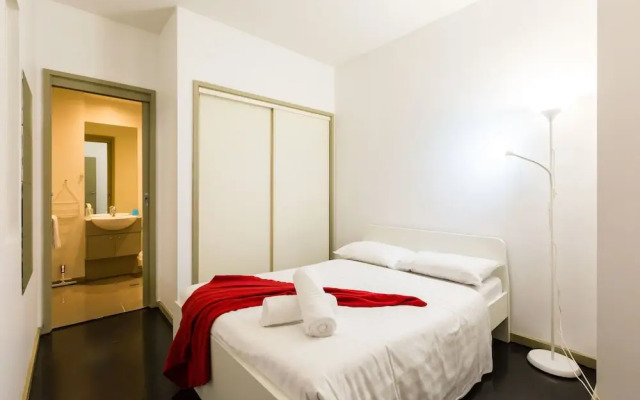 MEGAN, 2BDR Melbourne Apartment