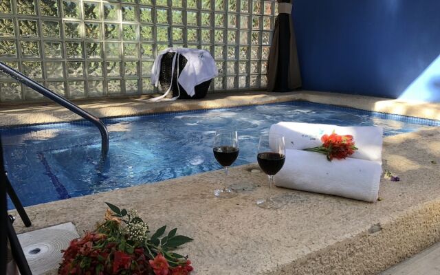 El Jardín De En Medio