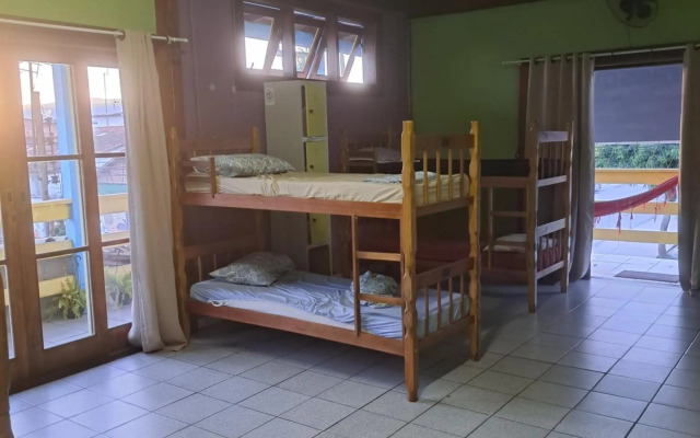 Girassol Hostel by Katita