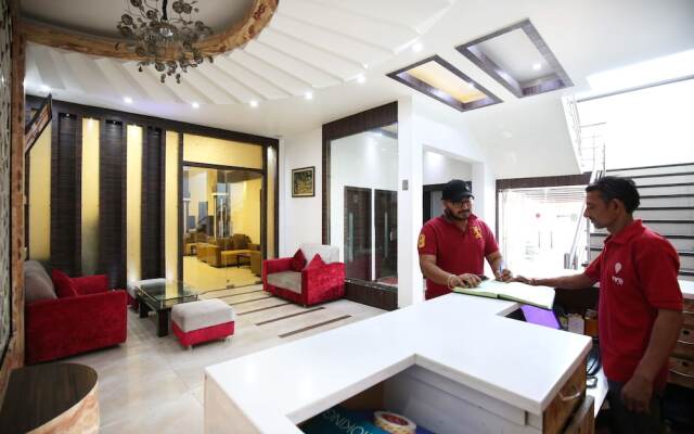 OYO 1673 Hotel MM Yellowuds