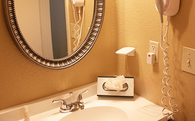 The Enclave Hotel and Suites