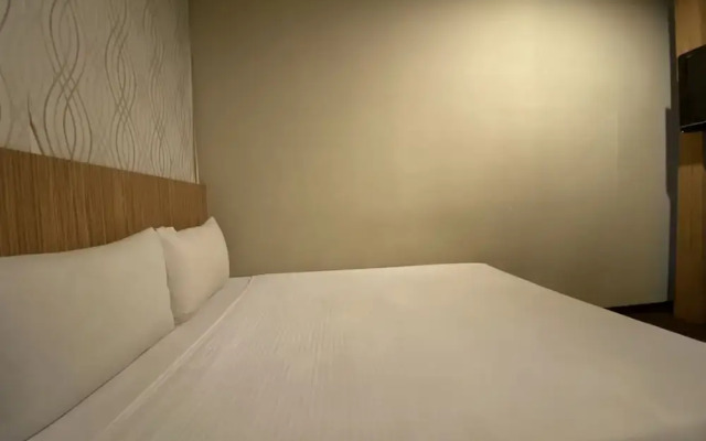 OYO 89752 7 Days Express Hotel