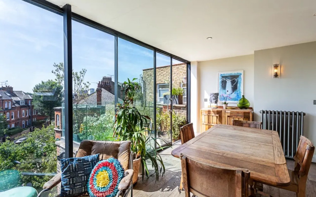 Stunning Penthouse Apartment Near Battersea Park