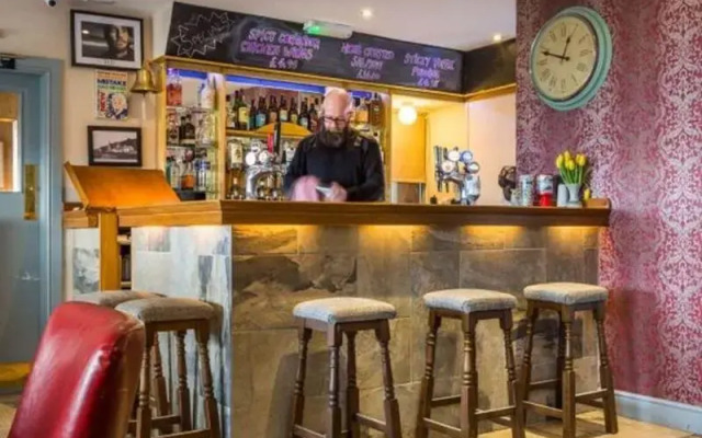 Corrie Hotel