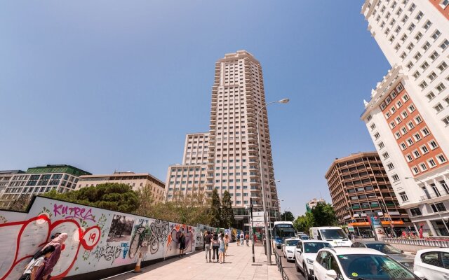 Luxurius Apartment With Huge Balcony at Plaza de España
