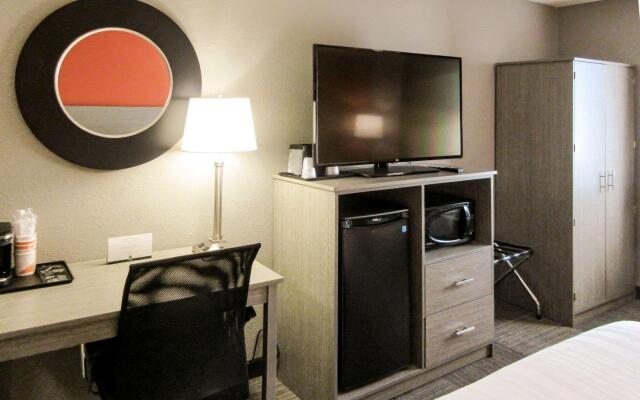 Quality Inn & Suites Hammond Near I-8090