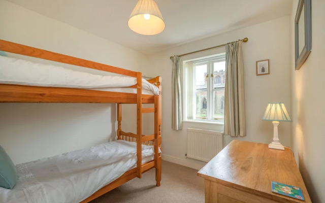 4 Aldelyme Court