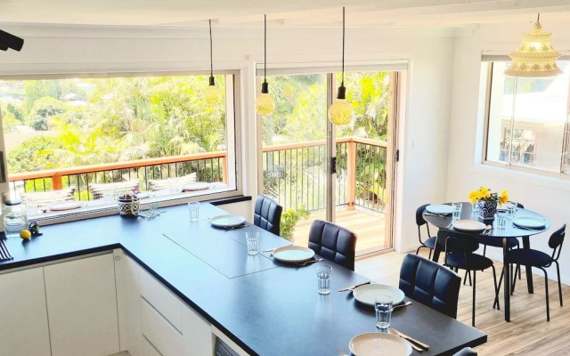 Treeview - A Beautiful 3-bed House in Kiama