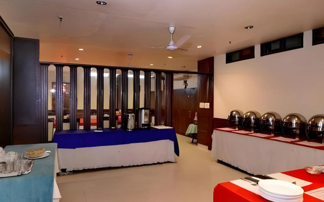 Hotel Meridian Plaza – Guest Rooms – Delhi