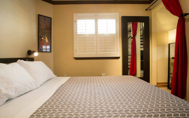 Residences at The Railyards - Downtown Austin