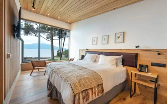 Hotel AWA Puerto Varas