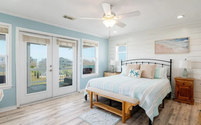 Selah 3 Bedroom Home by RedAwning