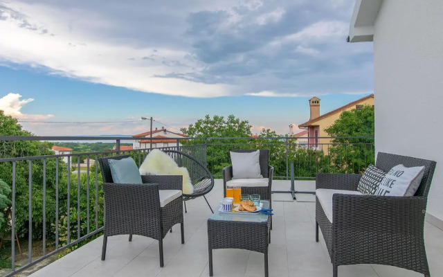 Premium 100m2 sea view apartment