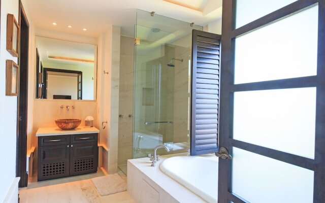 Amazing 4 Bedroom Condo