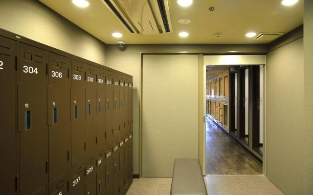 Capsule Hotel B&S Eco-Cube Shinsaibashi