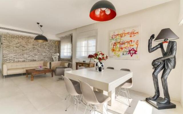 Holiday Rentals TLV-Sea Side