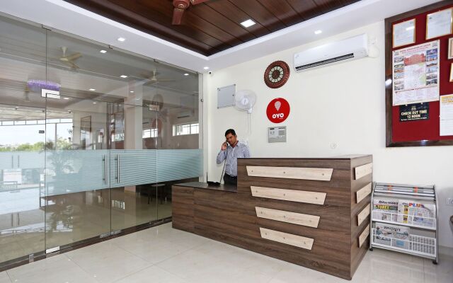 OYO 8425 Hotel Shiv Palace