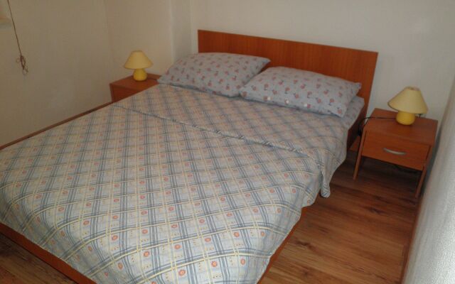 Apartment Aldica - 300 m from sea: A3 Supetar, Island Brac