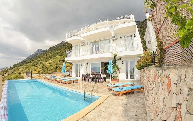 Villa Biba 1 by Lycia Collections