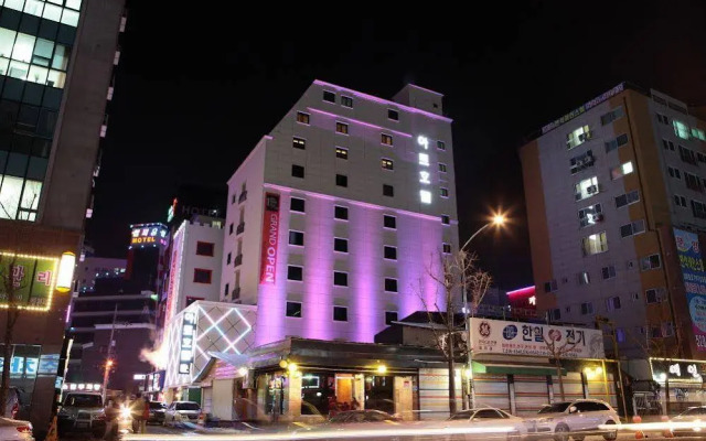 hotelImage