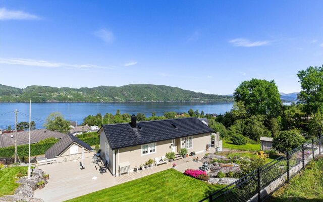 Beautiful Home in Valestrandsfossen With Wifi and 3 Bedrooms