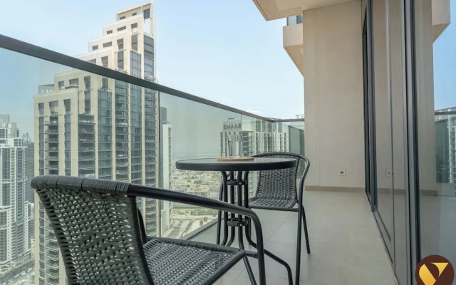 Luxury 2BR in ACT 1 Near Dubai Mall