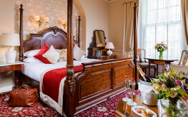 Dingle Benners Hotel