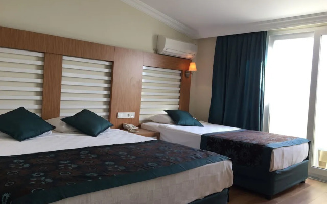 Grand Paradise Hotel