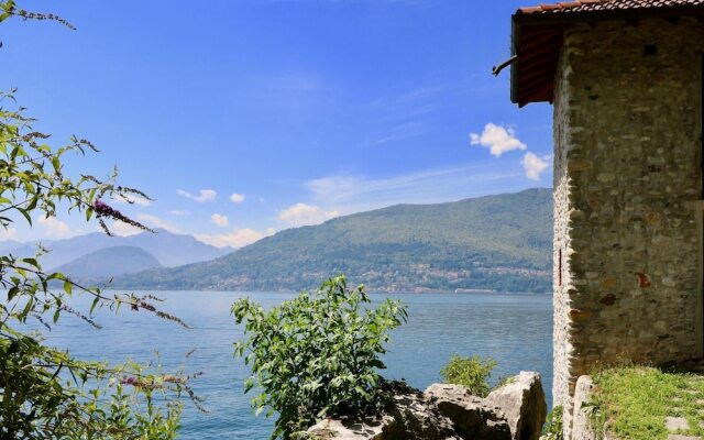 Connie s Apartment in Monvalle