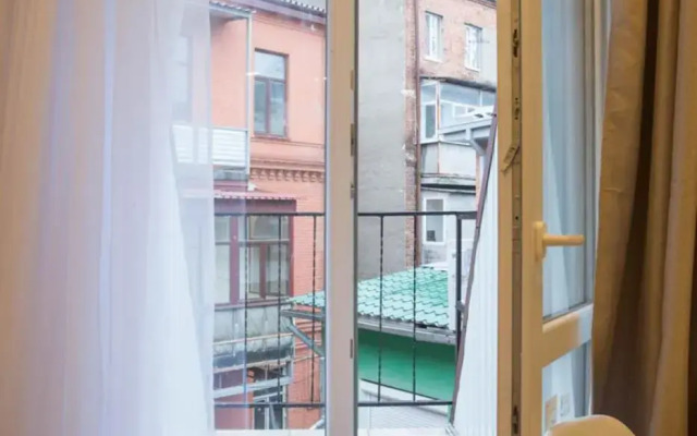 Studio near metro Pushkinska, Universytet - Mayakovskogo str. 5-3