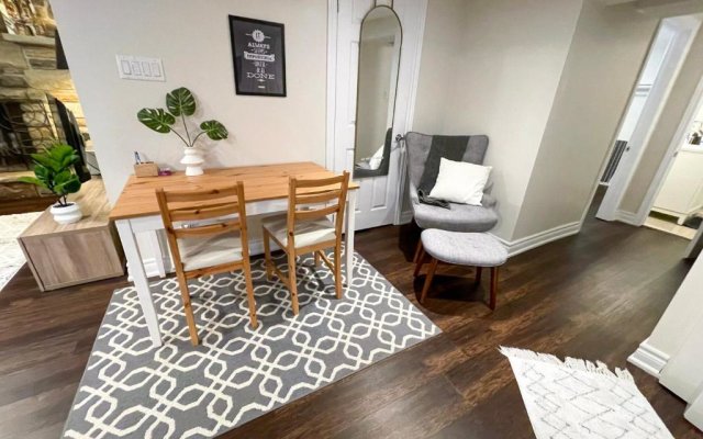 Spacious & Renovated 1BD Suite w/parking
