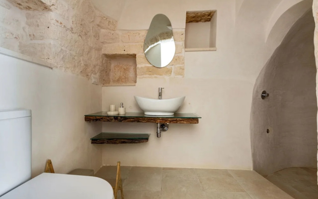 4003 Brunaldi Trulli by Perle di Puglia