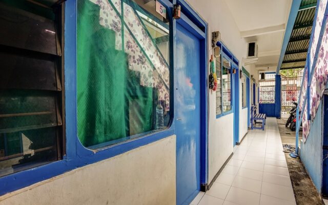 OYO Life 90523 Homestay Jenggolo