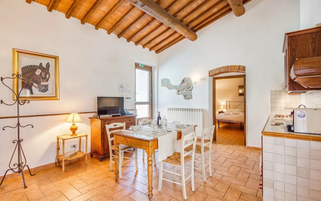 Loro 12 With Shared Pool And Tennis