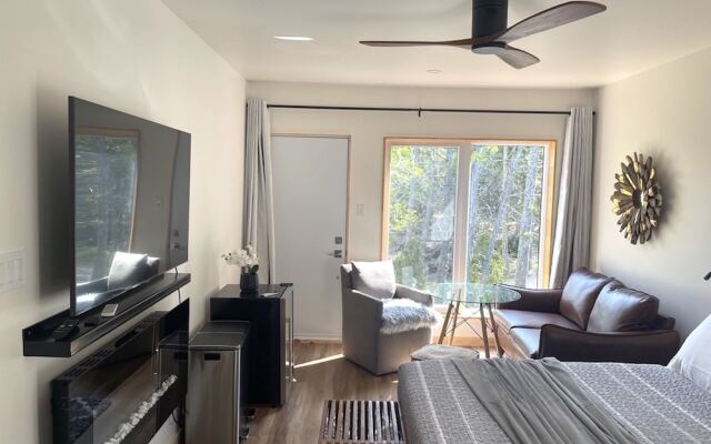 Stone Cove Waterfront Adults Only B&B