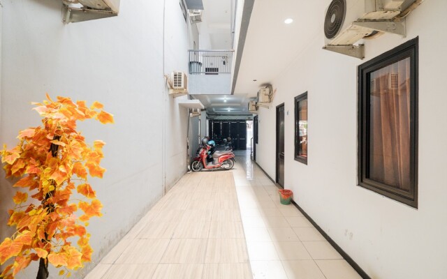 RedDoorz @ Nginden Surabaya