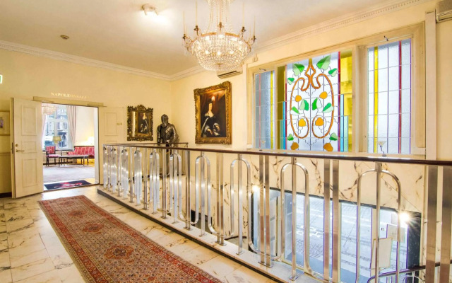 Mayfair Hotel Tunneln