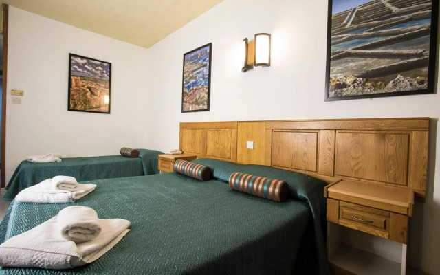 Canifor Hotel