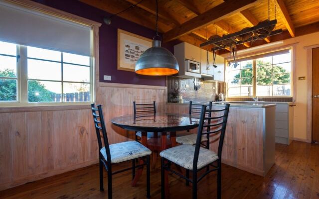 Aarlaur 1- Loft Style Townhouse in Jindabyne