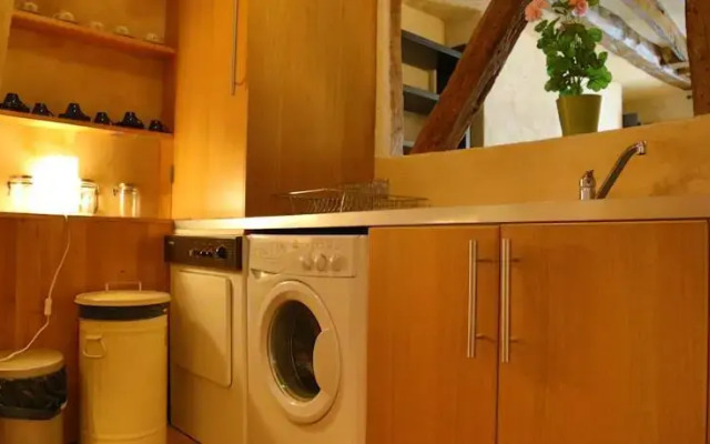 One Bedroom Apartment Near Madeleine