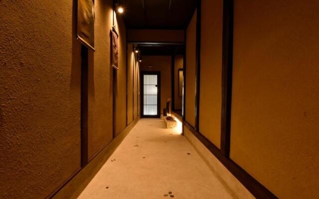 Rinn Premium Koki East