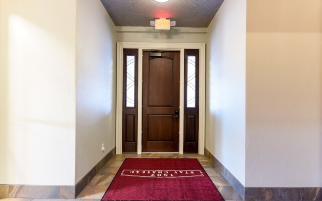 Stay Chateau Suite 1