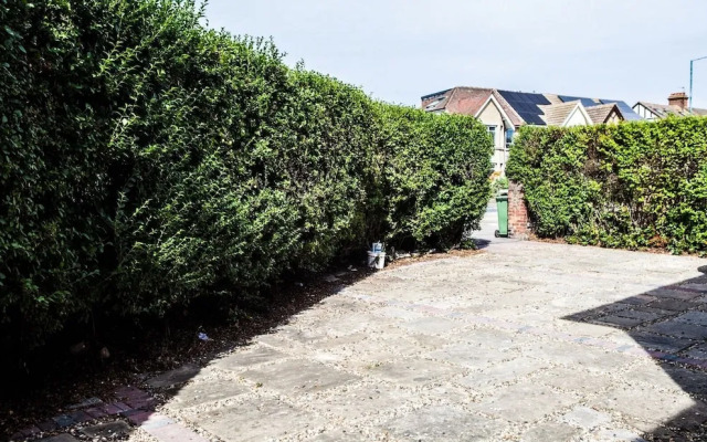Inviting 1-bed Apartment in Dartford